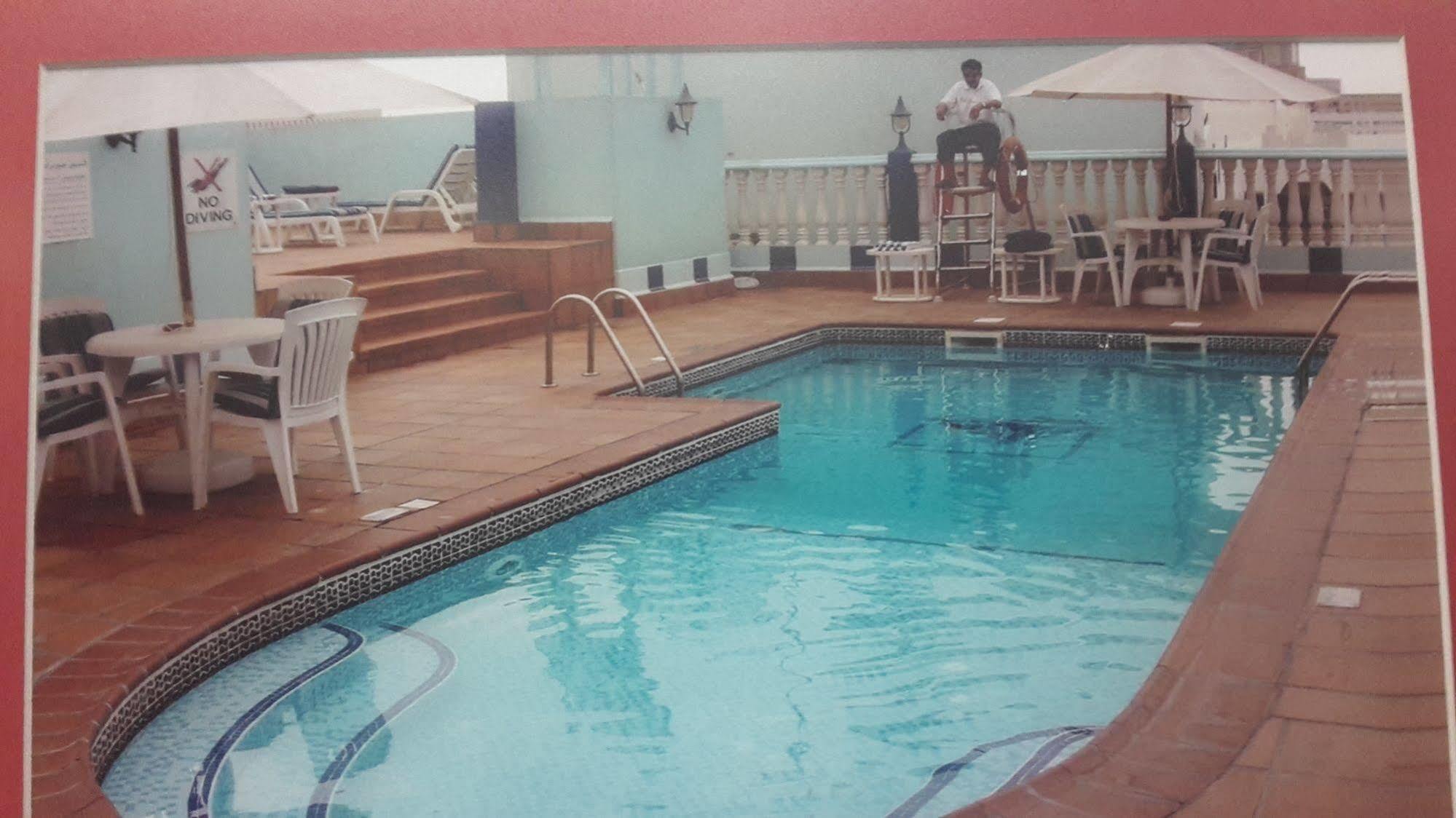 Jonrad Hotel Dubai Eksteriør billede