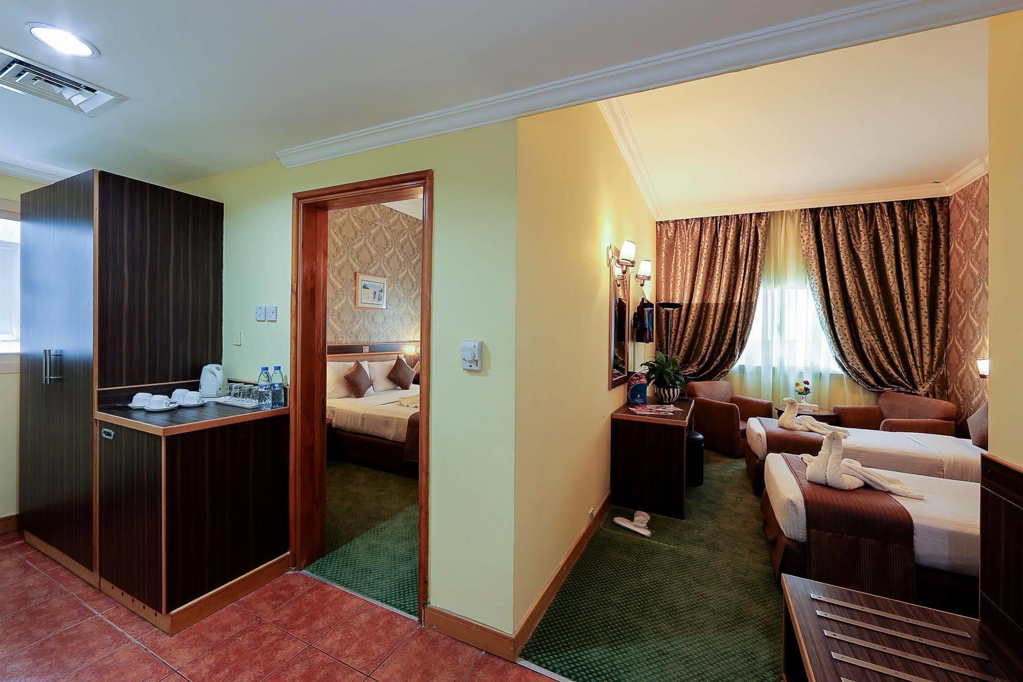 Jonrad Hotel Dubai Eksteriør billede