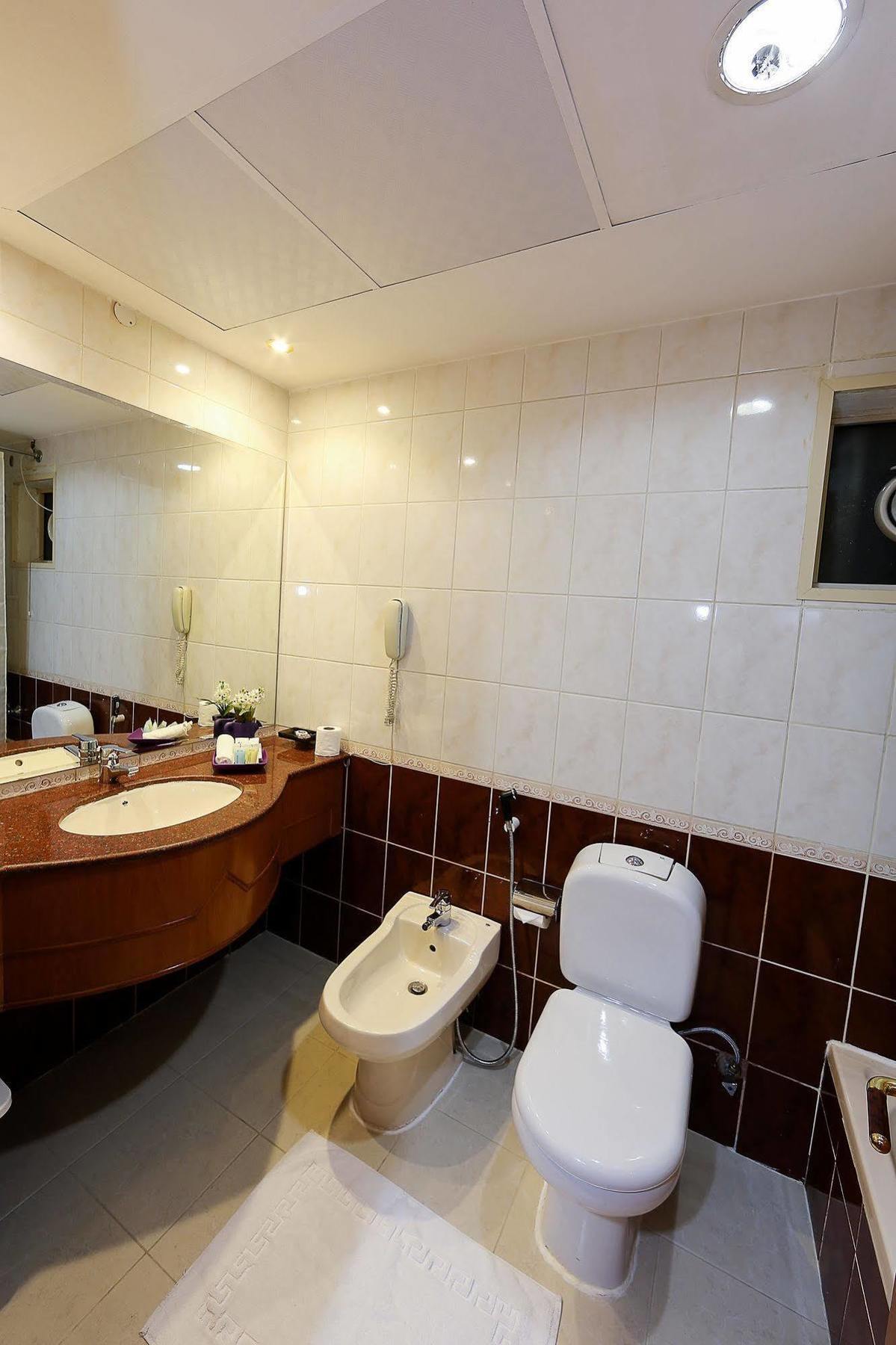 Jonrad Hotel Dubai Eksteriør billede