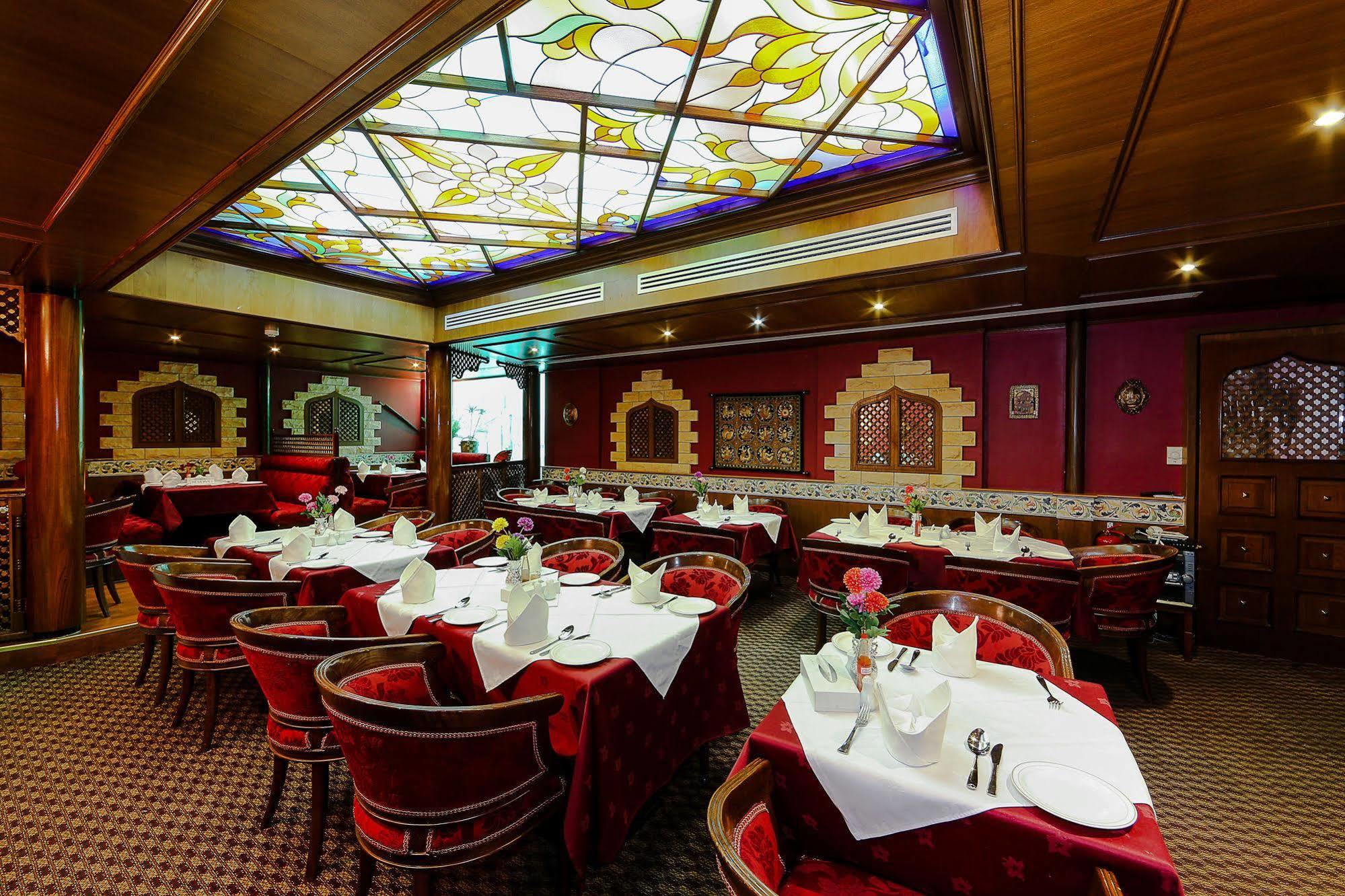 Jonrad Hotel Dubai Eksteriør billede
